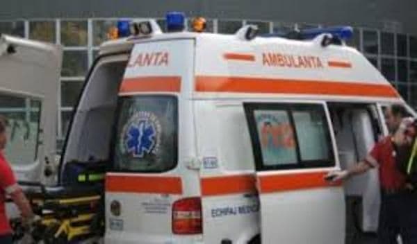 Minoră rănită într-un accident rutier, după o traversare neregulamentară