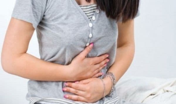 Cum îţi dai seama dacă ai o intoxicaţie alimentară sau o alergie: Simptome