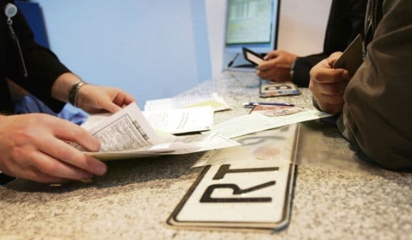 Guvernul obligat să dea banii înapoi românilor