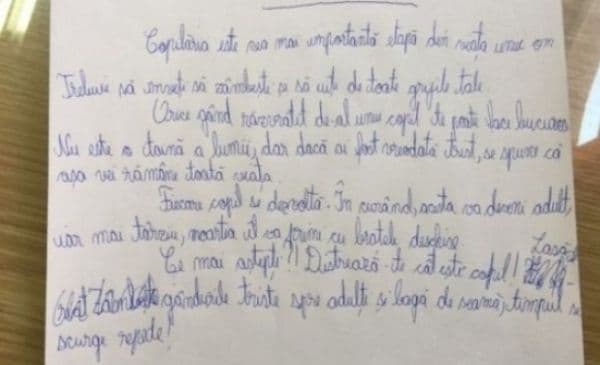 Ciorna uitată în bancă de un elev, i-a făcut să plângă pe profesori. „Timpul se scurge repede...”
