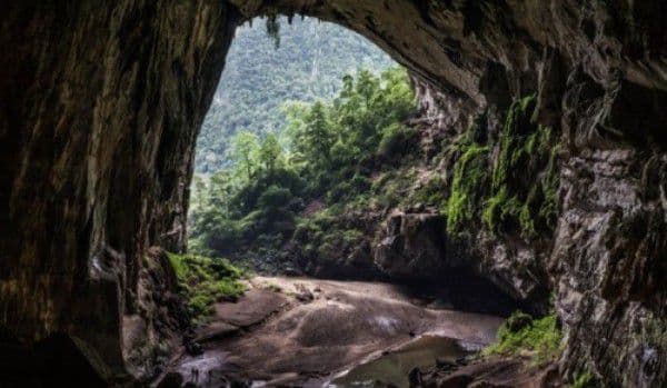 Peştera legendară din România care ascunde o poartă spre altă dimensiune