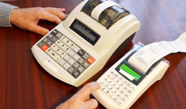 Atenție patroni! Firmele trebuie să schimbe casele de marcat cu unele care se pot conecta la serverul ANAF. Vezi termenul limită!