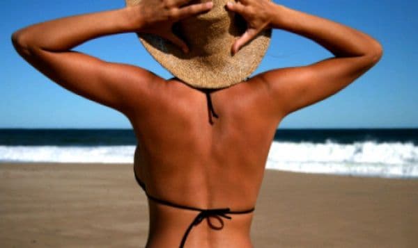 Ai stat prea mult la plajă? Cum vindeci arsurile solare cu puţin pepene galben şi lapte