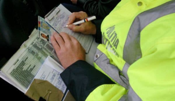 Șofer cu permisul suspendat, depistat în timp ce conducea pe bulevardul Victoriei din Dorohoi