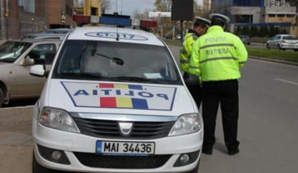 Acțiune cu zeci de polițiști botoşăneni pe străzi, în weekend. Vezi cine a fost verificat și câte amenzi au fost date