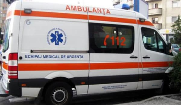 Un botoșănean a murit în ambulanţă. Rudele acuză medicii că gropile din drumul spre Iaşi i-au fost fatale pacientului