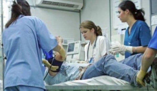 O asistentă medicală și-a fracturat piciorul în timpul serviciului!