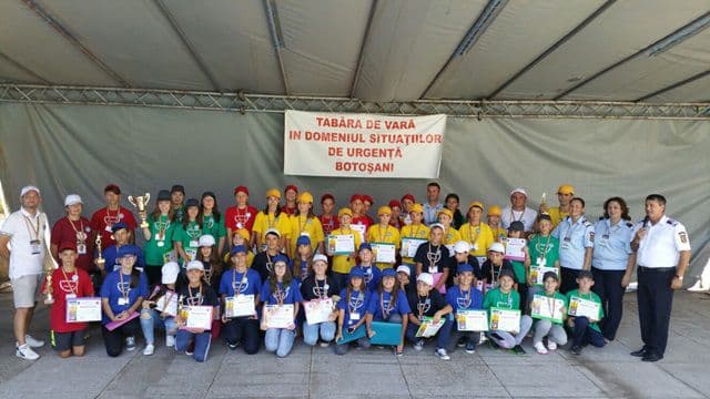 S-au desemnat câştigătorii Taberei de vară în domeniul situaţiilor de urgenţă - FOTO