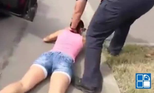 Cerere în căsătorie inedită! Tânără aproape de infarct după ce a fost pusă la pământ de mascați - VIDEO
