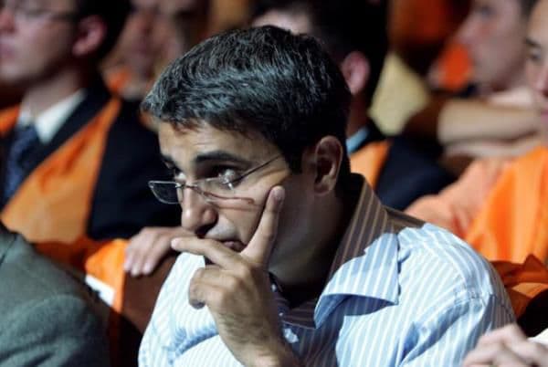 Lovitură pentru Robert Turcescu. Fostul candidat la Primăria Capitalei înlocuit de la şefia PMP Bucureşti