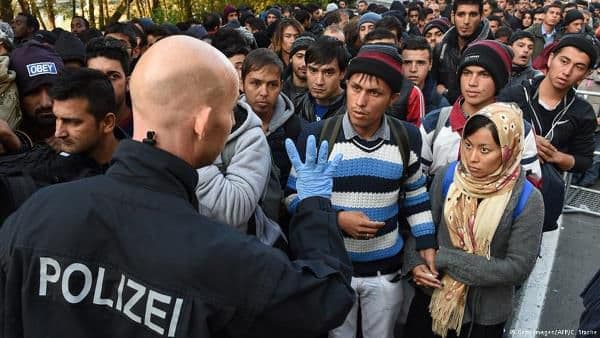 Germania face presiuni mari la Bruxelles pentru sancționarea țărilor care nu vor migranți