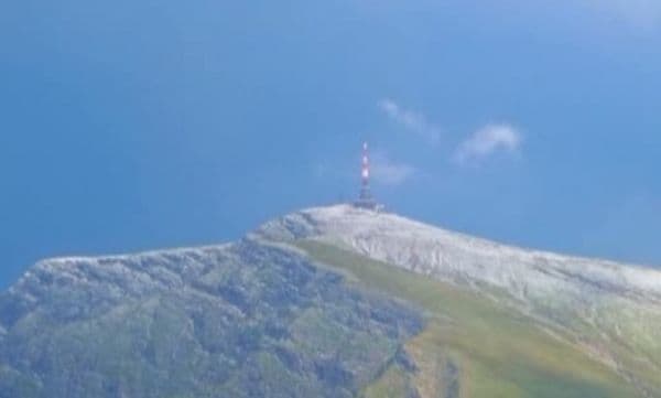 Ninge în august în România! Vezi unde au căzut primii fulgi de zăpadă