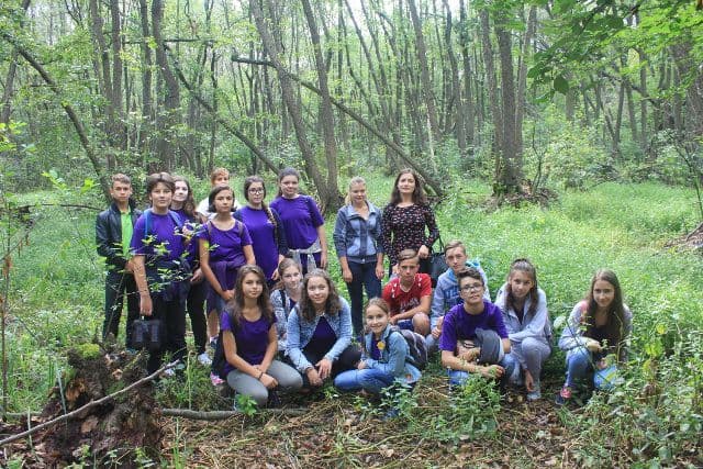 Activitate de promovare locală a 15 elevi voluntari din județul Botoșani care au umblat „Pe cărările nebănuite ale județului” - FOTO
