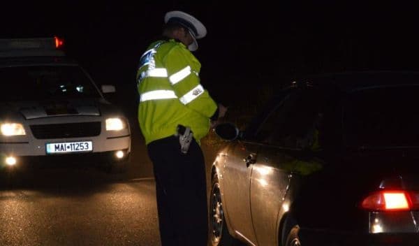 Tânăr depistat în miez de noapte conducând sub influența băuturilor alcoolice