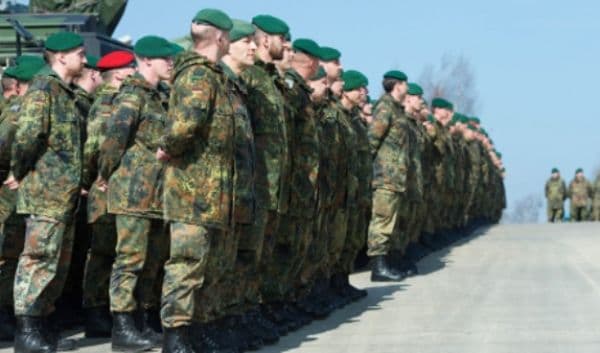 Armata germană va recruta tineri din ţările UE. Cât poţi câştiga ca soldat al Bundeswehr-ului