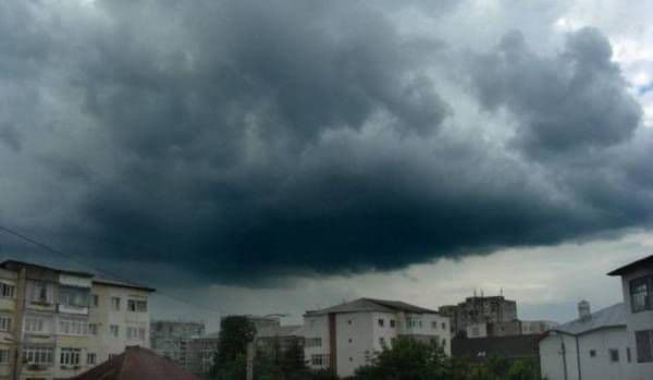 Alertă de vreme rea! Instabilitate atmosferică accentuată la nivelul întregii țări până miercuri dimineață!