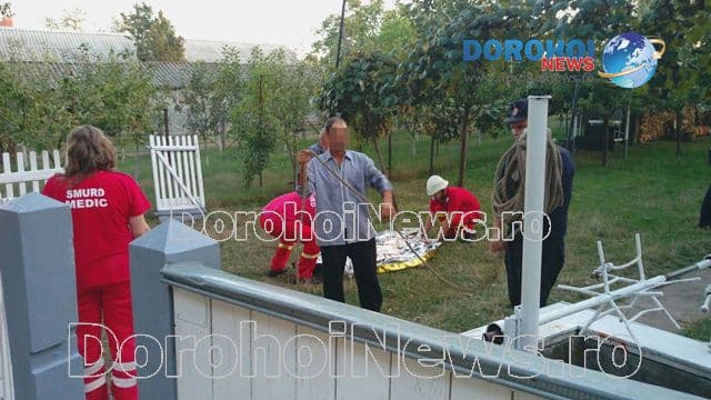 Tragedie! Bărbat scos fără suflare dintr-o fântână adâncă de peste 20 de metri - FOTO