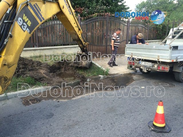 Avarie la conducta de apă pe strada Luceafărul din Dorohoi. Vezi unde se oprește apa! - FOTO