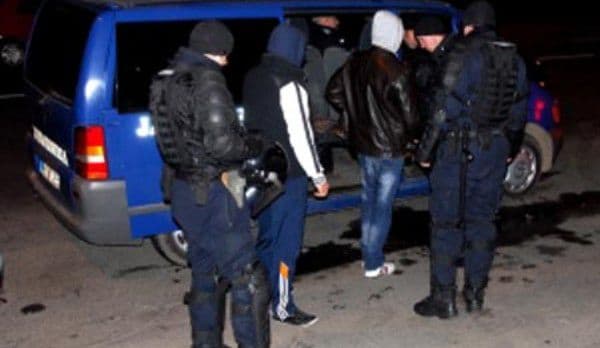 Trei tineri scandalagii amendați de jandarmii botoșăneni
