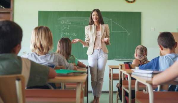 Structura anului şcolar 2016-2017. Când vor avea elevii prima vacanţă