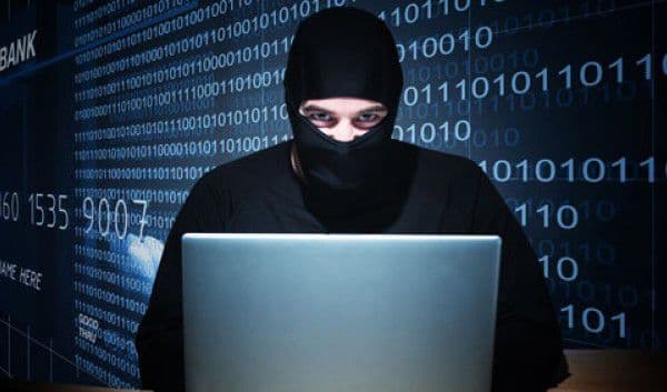 Panică printre toţi utilizatorii Apple: Hackerii fac ravagii cu o singură poză