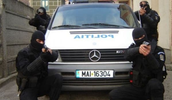 Poliţia Română se înarmează cu pistoale de calibrul 9mm 