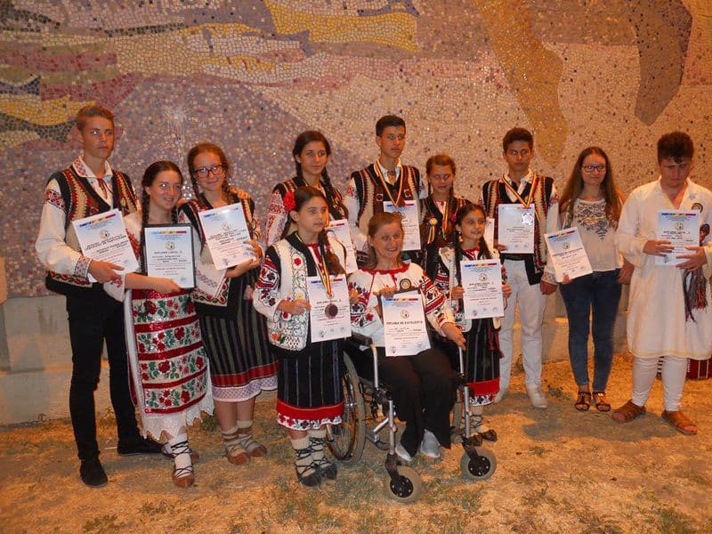 IHTIS: 10 tineri talentaţi din județul Botoșani au obținut premii importante la Festivalul „Dobroge, Vatră de Folclor” - FOTO