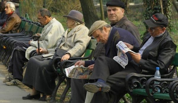 Veste bună pentru pensionari. Impozitarea pensiilor mai mari de o mie de lei ar putea fi eliminată