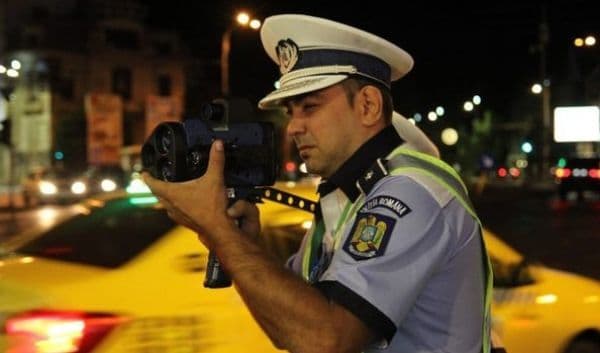 Scuzele românilor prinşi de radar: „Mi-a zis nevasta să nu întârzii la masă”