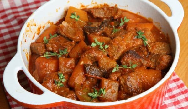 Tocăniță cu carne de vițel