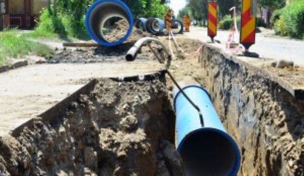 Află când vor fi reluate la Dorohoi lucrările de modernizare a sistemelor de alimentare cu apă și canalizare