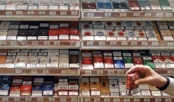 Măsuri ȘOC pentru fumători. Scumpirea ţigărilor până la 136 de lei pachetul!