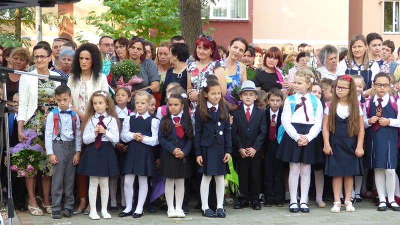 Emoțiile unui nou început de an școlar la Școala Gimnazială „Spiru Haret” Dorohoi - FOTO