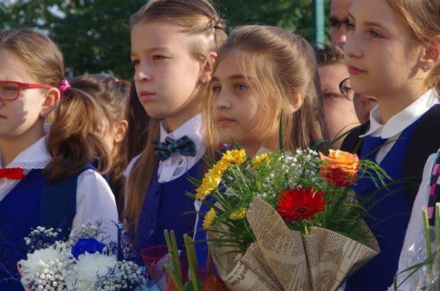 Școala Gimnazială „Mihail Kogălniceanu” Dorohoi: Clinchet de clopoțel la început de an școlar - FOTO
