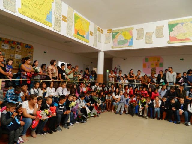 Emoțiile debutului de an școlar la Școala Gimnazială „Ștefan cel Mare” Dorohoi - FOTO