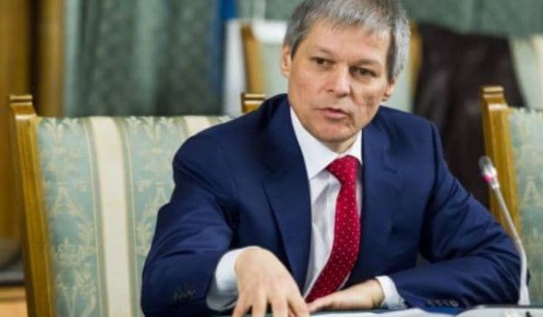 Cioloș: Puteți refuza să dați copie legalizată la școală; trimiteți-i la ministru pe cei care vă cer asta