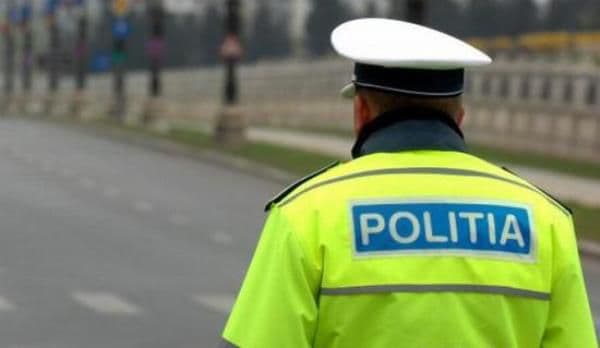 Un bărbat din Dorohoi a lovit cu maşina o căruţă după care a fugit de la locul accidentului. Vezi ce au descoperit polițiștii când l-au găsit!