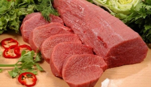 Nutriţionist: Carnea roşie e cancerigenă şi terminaţi cu produsele lactate că nu fac bine