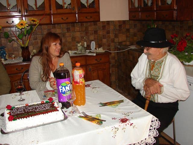 La 101 ani: Amarul amintirilor de pe front, dar şi bucuria unei mari familii - FOTO
