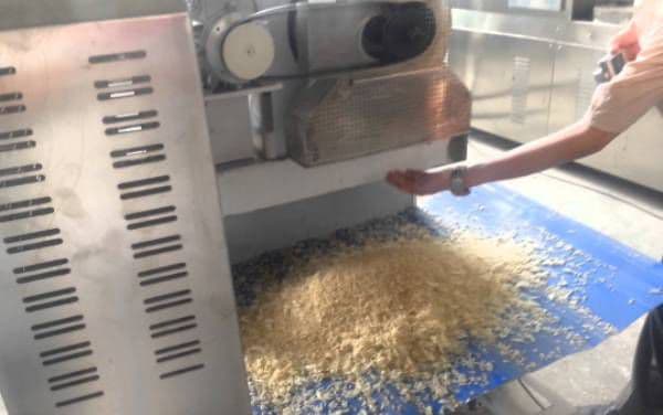 Cum recunoaştem orezul de plastic de cel natural