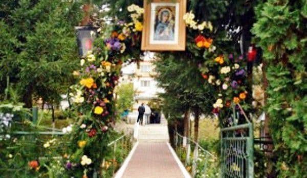 Invitație la Hramul Sf. Parascheva la Dorohoi. Vezi programul liturgic!
