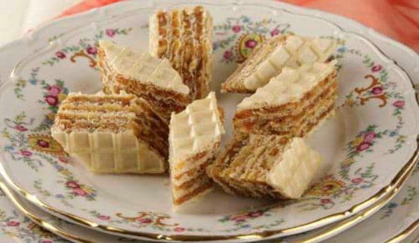 Napolitane cu nuci