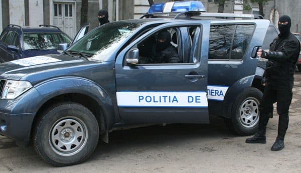 Percheziţii la Botoșani pentru destructurarea unui grup infracțional organizat, specializat în contrabanda cu țigări