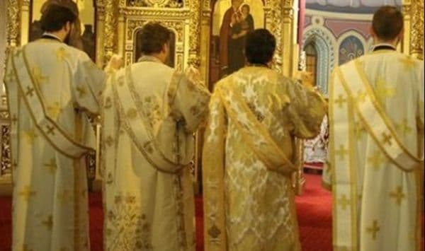 Scandal pe „taxa de popă” de 2.800 de lei de la Facultatea de Teologie