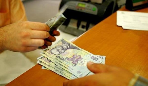 Legea care permite plata retroactivă a cotizaţiilor pentru pensii pentru maxim cinci ani, promulgată de Klaus Iohannis