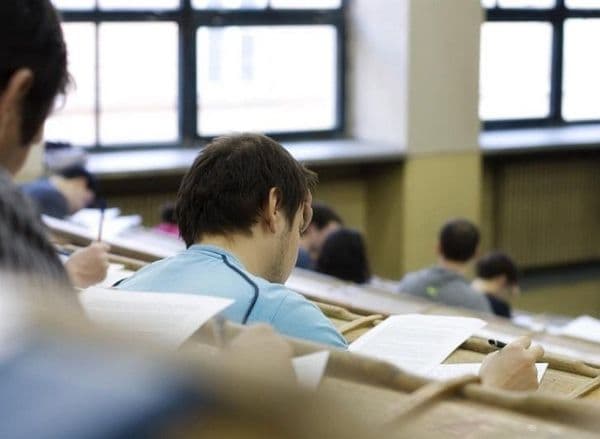 IȘJ Botoșani a afișat lista cu profesorii care s-au înscris la examenul național de definitivare în învățământ