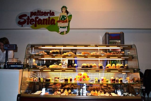 Toamna vine cu doi noi operatori la Uvertura Mall - FOTO