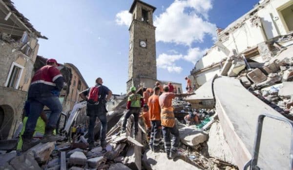 MAE: Mai mulţi români din Italia au cerut asistenţă consulară. O familie de români a fost repatriată