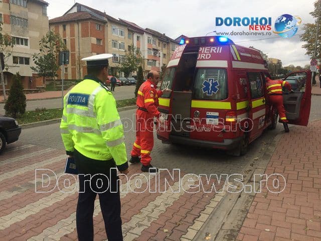 Accident pe Bulevardul Victoriei din Dorohoi! Femeie lovită pe trecerea de pietoni - FOTO