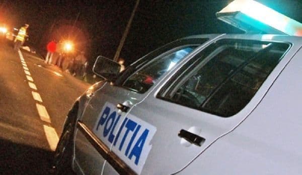 Inconștiență! După ce a consumat alcool a plecat la plimbare cu mașina în miez de noapte!